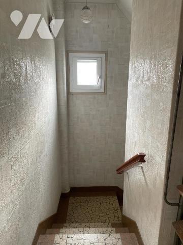 Maison de 5 pièces A RENOVER. Terrain clos de 767 m².