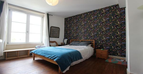 L'EXCEPTIONNELLE BULLE DE VERDURE EN CENTRE HISTORIQUE, UN VASTE APPARTEMENT, SES LOGIS ANNEXES, SA TERRASSE & SON JARDIN LUXURIANT. - L'agence Immobilier & Associés