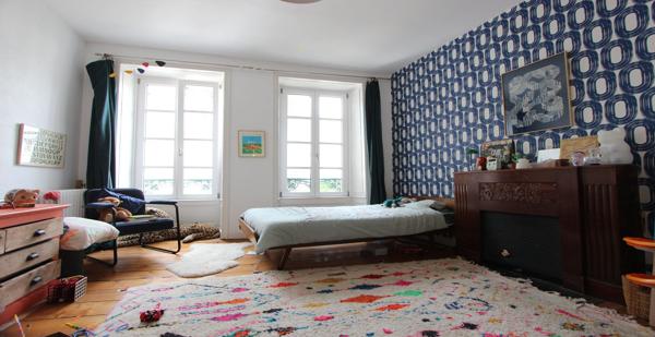 L'EXCEPTIONNELLE BULLE DE VERDURE EN CENTRE HISTORIQUE, UN VASTE APPARTEMENT, SES LOGIS ANNEXES, SA TERRASSE & SON JARDIN LUXURIANT. - L'agence Immobilier & Associés
