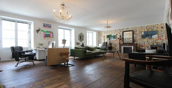 L'EXCEPTIONNELLE BULLE DE VERDURE EN CENTRE HISTORIQUE, UN VASTE APPARTEMENT, SES LOGIS ANNEXES, SA TERRASSE & SON JARDIN LUXURIANT. - L'agence Immobilier & Associés