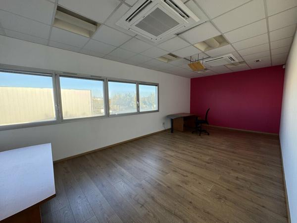 BALLAN MIRE BUREAUX A LOUER 440 M² PARKINGS
