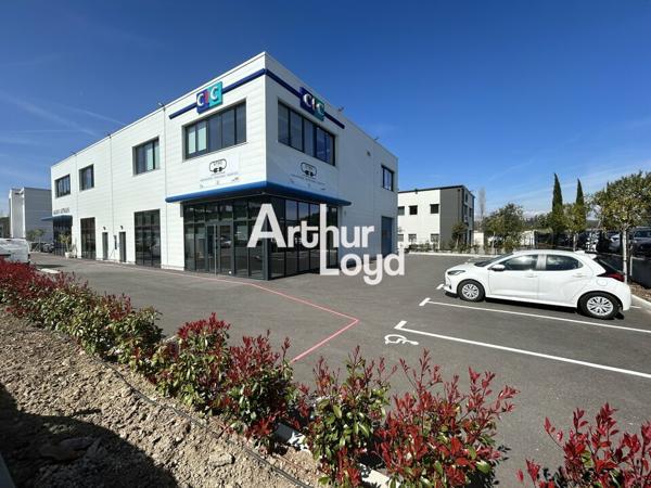 Location de bureaux de 103 m² environ en R+1 - Fréjus