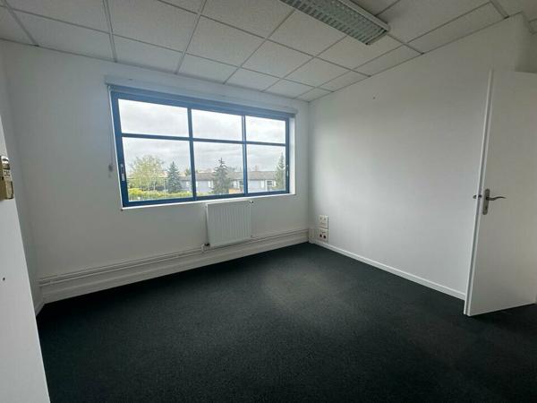 A LOUER BUREAUX DE 50 m² environ - ZONE NORD LA ROCHE SUR YON