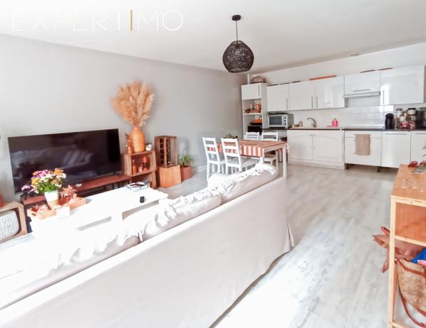 Lardy (91510) A LARDY, quartier de la mairie, bel appartement type 3 pièces dans petite copropriété à faibles charges