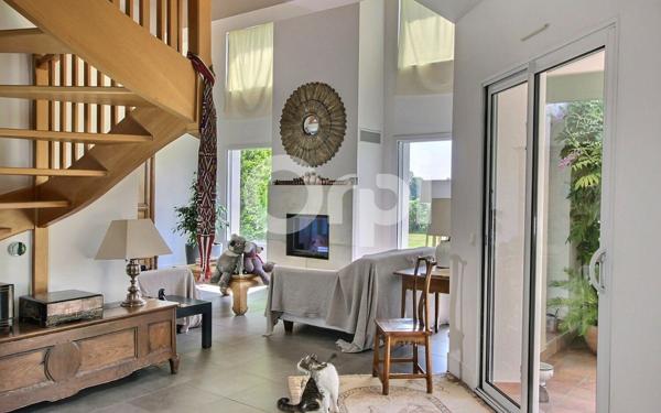 Maison à vendre    7 pièces • 200 m2 Nousty