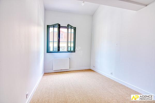 Versailles Notre-Dae Maison 3/4 pièces 87.5 m² au sol avec cour arborée 860 000 € **  - Référence  28121