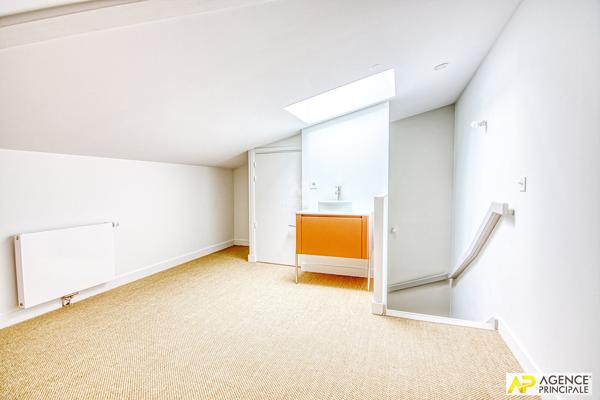Versailles Notre-Dae Maison 3/4 pièces 87.5 m² au sol avec cour arborée 860 000 € **  - Référence  28121