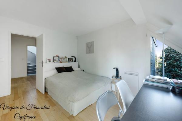 Sucy-en-Brie, Maison d'exception, parcelle de 800m², 259m² au sol, 4 chambres, 3 terrasses, jardin, garage, sous-sol