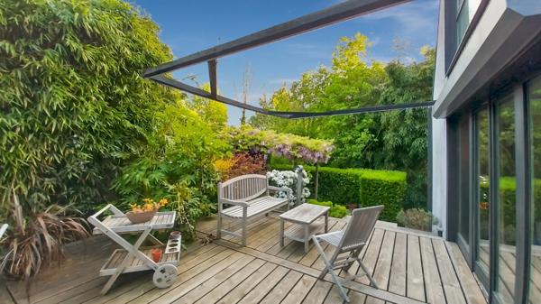 Sucy-en-Brie, Maison d'exception, parcelle de 800m², 259m² au sol, 4 chambres, 3 terrasses, jardin, garage, sous-sol