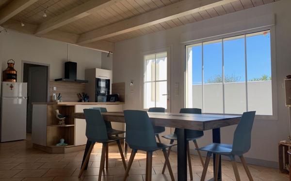 Maison à vendre    8 pièces • 218 m2 Sainte-Marie-de-Ré