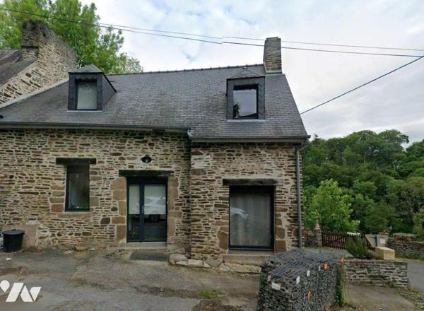 Rare à la vente et à 5 minutes du centre, maison en pierres entièrement rénovée et pleine de ch...