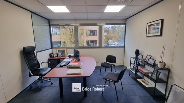 Bureaux à louer à Saint-Didier-au-Mont-d'Or proche Lyon parc tertiaire rénové