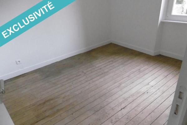 Jolie maison avec  un terrain attenant.