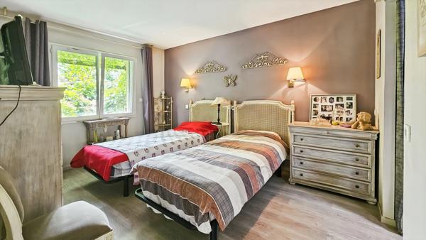 Maison de plain-pied – 132 m² avec garage– Terrain 1 000 m² – Économique et immédiatement habitable à vendre 5 pièces MOMERES (65)