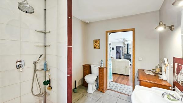 Maison de plain-pied – 132 m² avec garage– Terrain 1 000 m² – Économique et immédiatement habitable à vendre 5 pièces MOMERES (65)