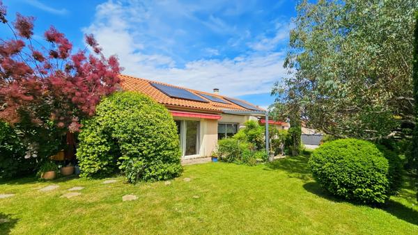 Maison de plain-pied – 132 m² avec garage– Terrain 1 000 m² – Économique et immédiatement habitable à vendre 5 pièces MOMERES (65)