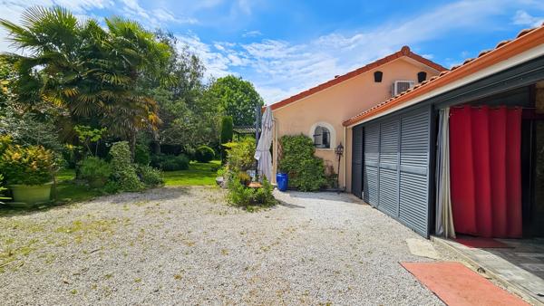 Maison de plain-pied – 132 m² avec garage– Terrain 1 000 m² – Économique et immédiatement habitable à vendre 5 pièces MOMERES (65)