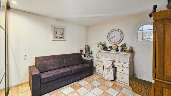 Maison de plain-pied – 132 m² avec garage– Terrain 1 000 m² – Économique et immédiatement habitable à vendre 5 pièces MOMERES (65)
