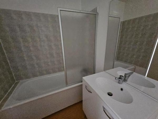Studio 31 m² Cusset proche Lycée de Presles et Valery Larbaud