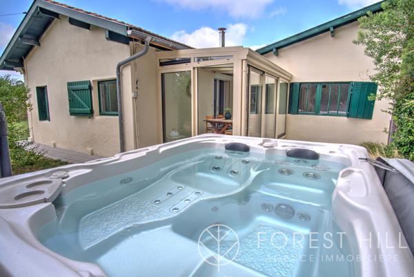 Gujan-Mestras quartier la Hume Maison T3 avec jaccuzzi Une charmante maison au cœur du Bassin