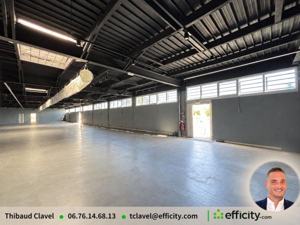 Local Commercial
         3 pièces
        - 974 m² 690 000 €*