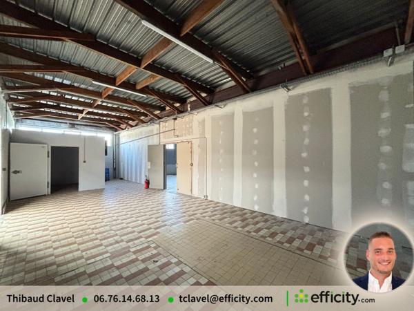 Local Commercial
         3 pièces
        - 974 m² 690 000 €*