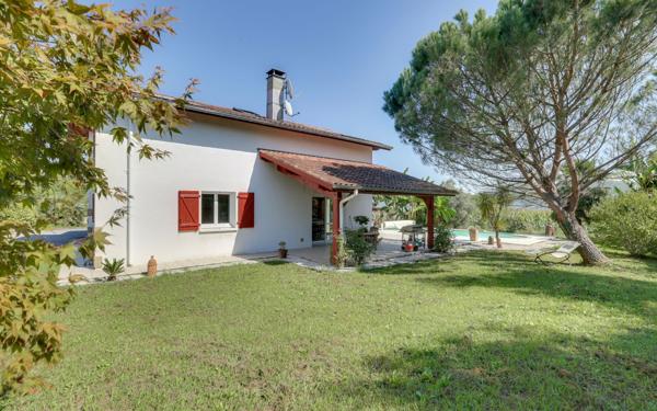 Maison à vendre    5 pièces • 134 m2 Hasparren