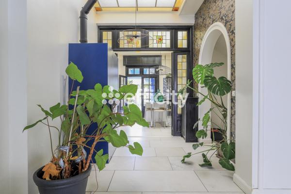 Maison
         8 pièces
        - 190 m² Exclusivité 389 000 € *
