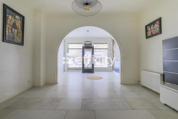 Maison
         8 pièces
        - 190 m² Exclusivité 389 000 € *