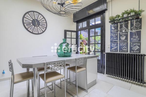 Maison
         8 pièces
        - 190 m² Exclusivité 389 000 € *