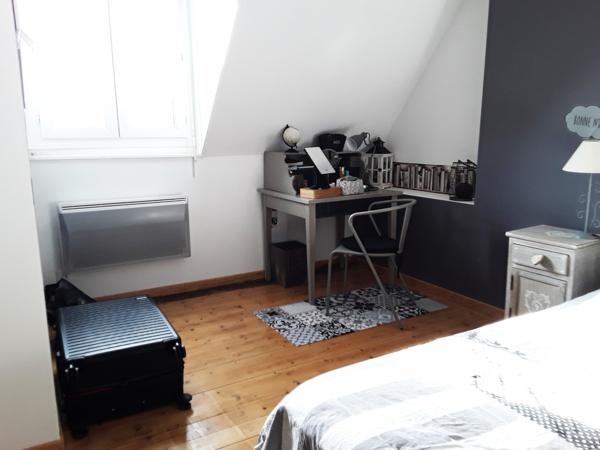 CHARMANTE MAISON ENTIEREMENT RENOVEE