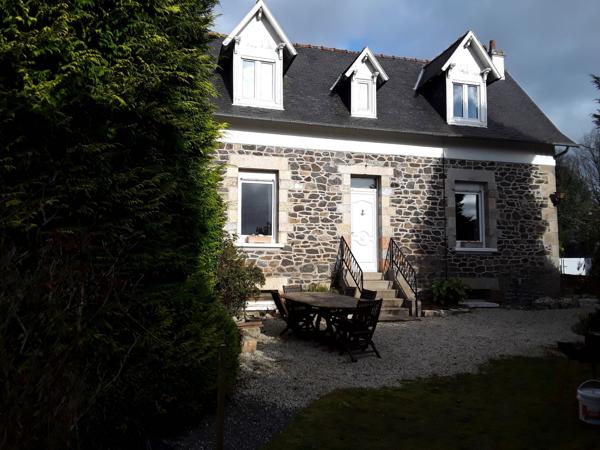 CHARMANTE MAISON ENTIEREMENT RENOVEE