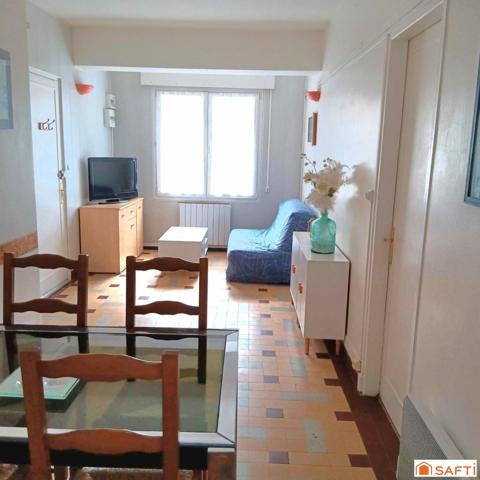 Appartement T3 de PLAIN PIED à seulement 2 minutes de la plage, grande cour, cave et dépendance
