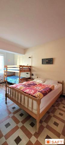 Appartement T3 de PLAIN PIED à seulement 2 minutes de la plage, grande cour, cave et dépendance