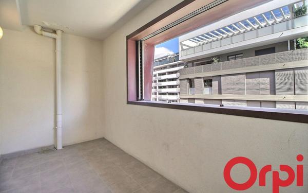 Appartement à vendre    2 pièces • 42,91 m2 Marseille 2