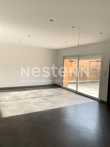 CARCASSONNE immeuble mixte avec local commercial libre et habitation T3 louée avec terrasse piscine