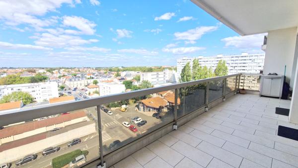 Appartement T2 avec grand balcon et vue dégagée - La Genette 270 000 € **  - Référence  ND760