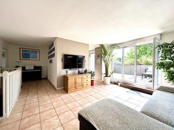 Marseille (13013) MARSEILLE 13013 / La Rose village - Duplex 4/5 pièces de 104 m2, terrasses et garage double.