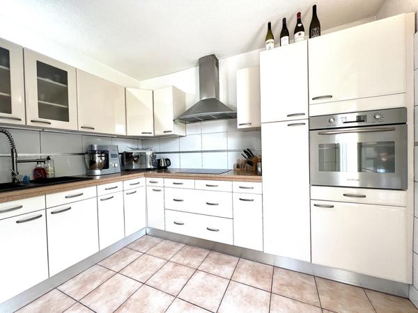 Marseille (13013) MARSEILLE 13013 / La Rose village - Duplex 4/5 pièces de 104 m2, terrasses et garage double.