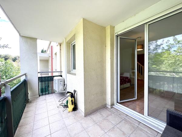 Marseille (13013) MARSEILLE 13013 / La Rose village - Duplex 4/5 pièces de 104 m2, terrasses et garage double.