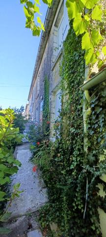 MAISON A RENOVER-7 RUE DES TULIPES-LA ROCHELLE-ST ELOI