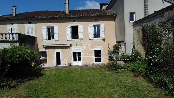 Gondrin (32330) MAISON DE VILLAGE T7 de 230m², GONDRIN - AVEC POSSIBILITE DE CREER UN APPARTEMENT INDEPENDANT 55m²