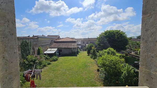 Gondrin (32330) MAISON DE VILLAGE T7 de 230m², GONDRIN - AVEC POSSIBILITE DE CREER UN APPARTEMENT INDEPENDANT 55m²