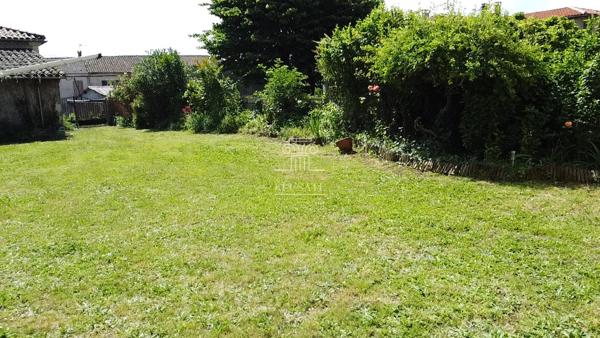 Gondrin (32330) MAISON DE VILLAGE T7 de 230m², GONDRIN - AVEC POSSIBILITE DE CREER UN APPARTEMENT INDEPENDANT 55m²