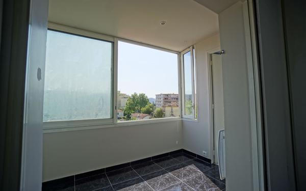 Appartement à louer    3 pièces •  Le Cannet