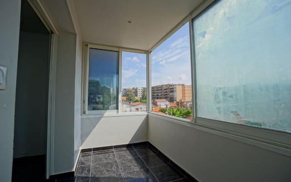 Appartement à louer    3 pièces •  Le Cannet