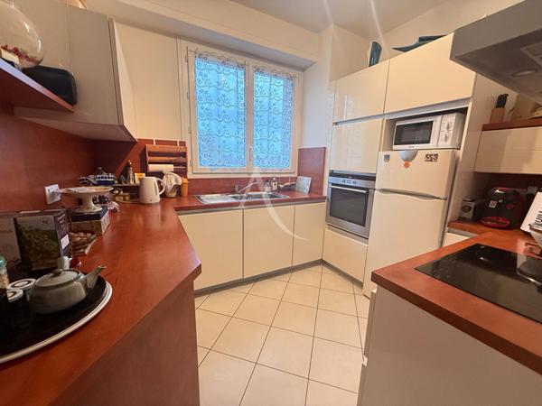 Aspin appartement Pau 3 chambres ,garage et 3 caves