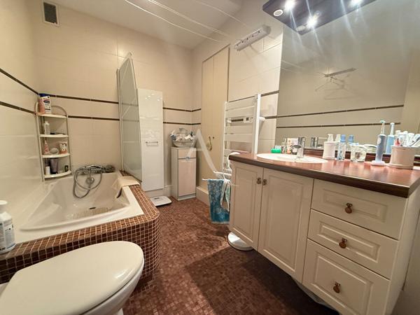 Aspin appartement Pau 3 chambres ,garage et 3 caves