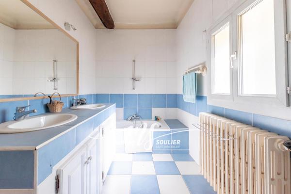 Maison de 340 m² sur parcelle de 2125 m²