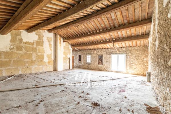 Maison de 340 m² sur parcelle de 2125 m²